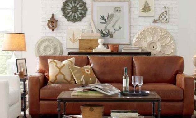 How to decorate living room with leather couch